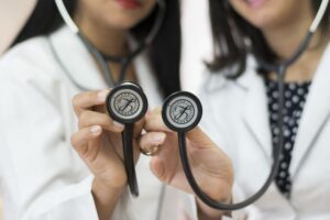 Praca psychoterapeuty – kiedy tak właściwie winieneś skorzystać z poparć tego znawcy?